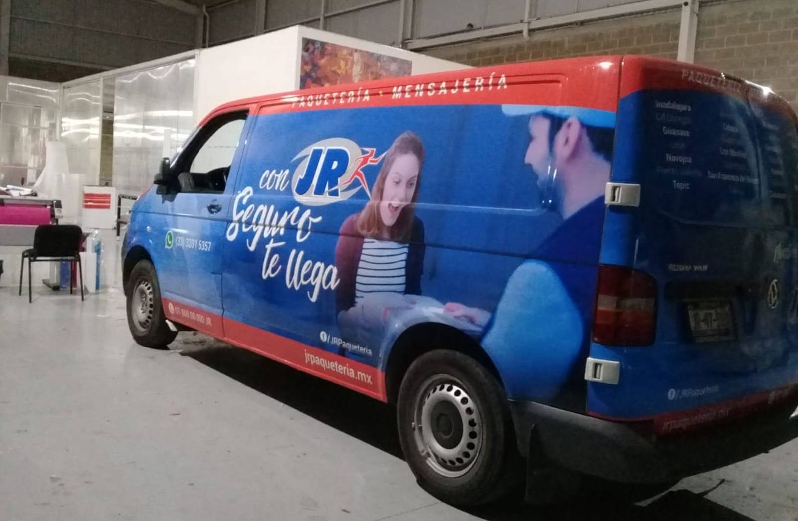 Rotulación integral de una van de mensajería