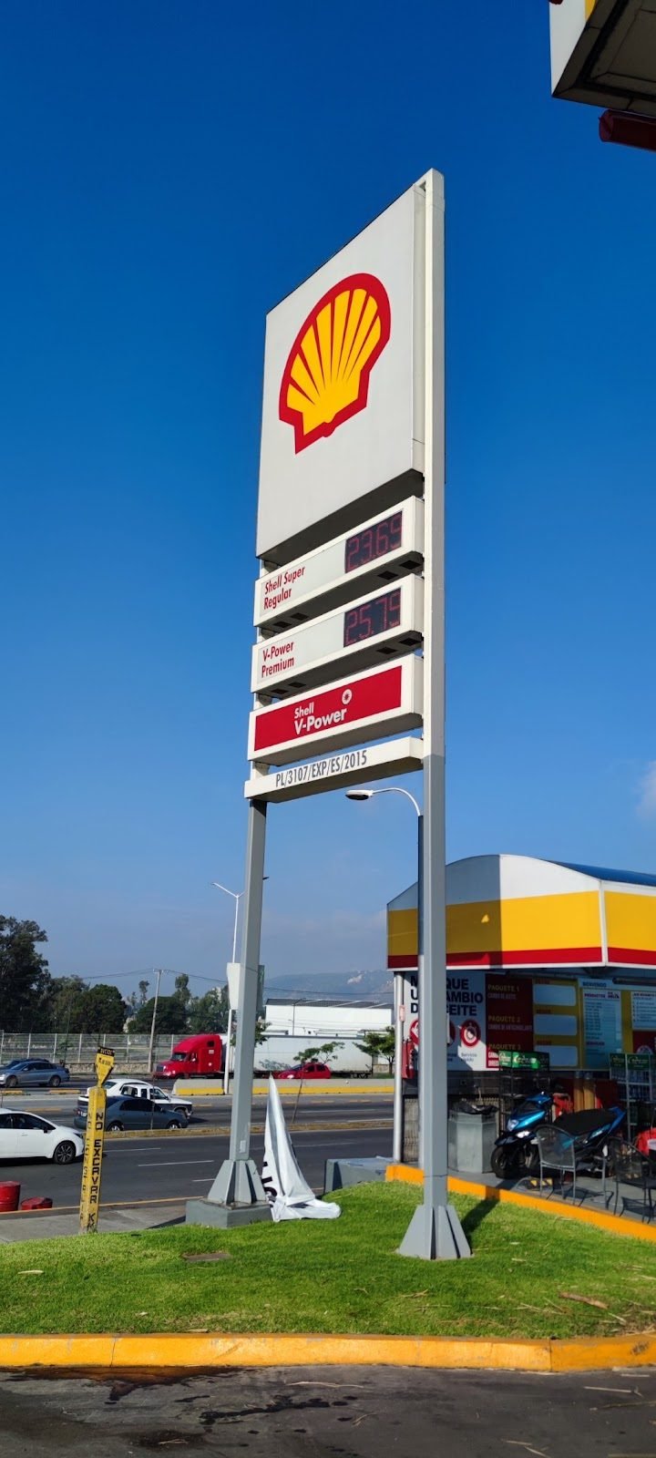 Tótem de precios de una gasolinera